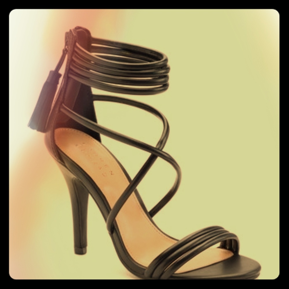 Lauren Conrad Black Tassel heel
